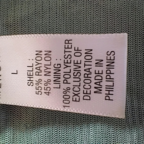 Green Lace Sleeveless V-Neck Top - Picture 5 of 8